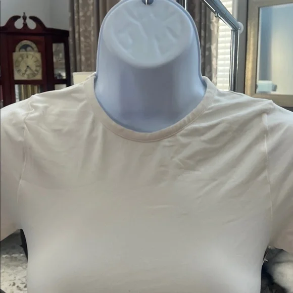 Skims soft smoothing seamless Tshirt - Picture 2 of 6